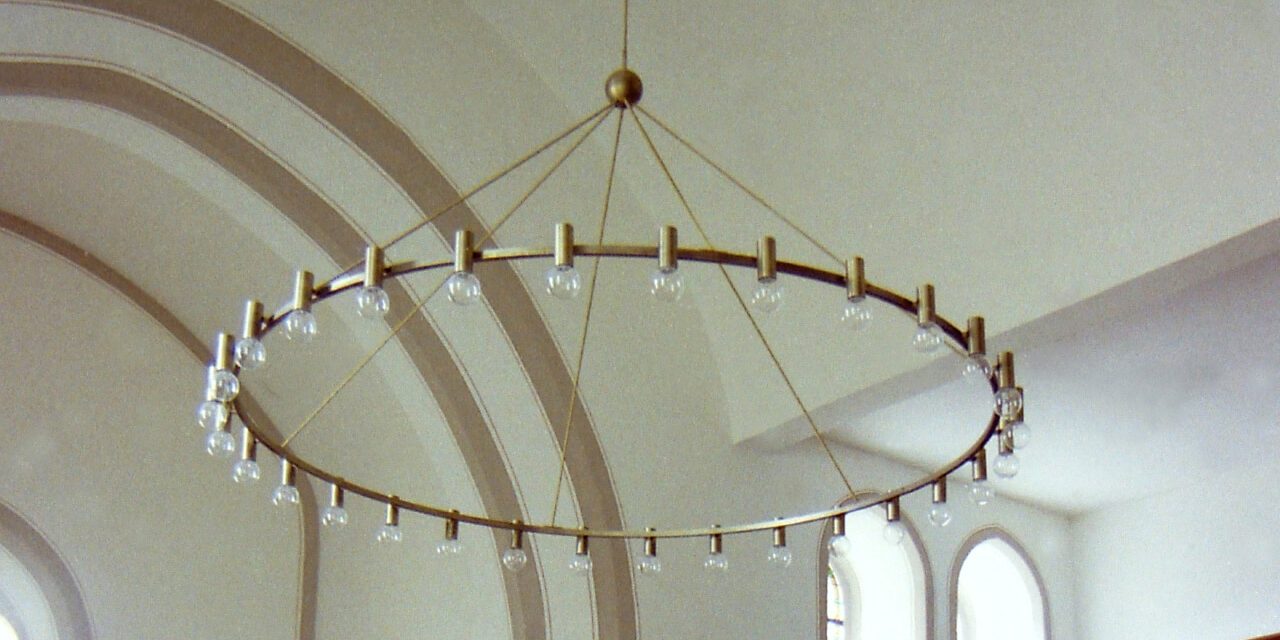 4_____82251-30-ringleuchter_d_ca._225_cm_30_x_led_lichtleistung_bis_ca._30_000_lumen_oberflache_messing_bruniert