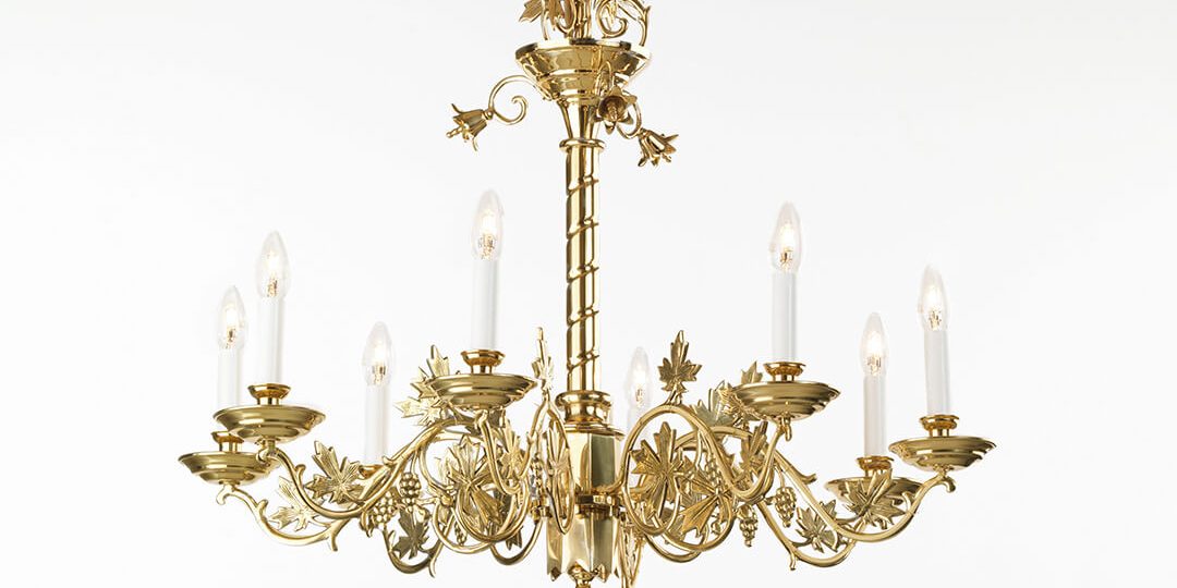 Neuhaus Rekonstruktion von 6 Historismus Kronleuchtern nach von uns gefertigten Modellen pssend zu den restaurierten Historismus Leuchtern.