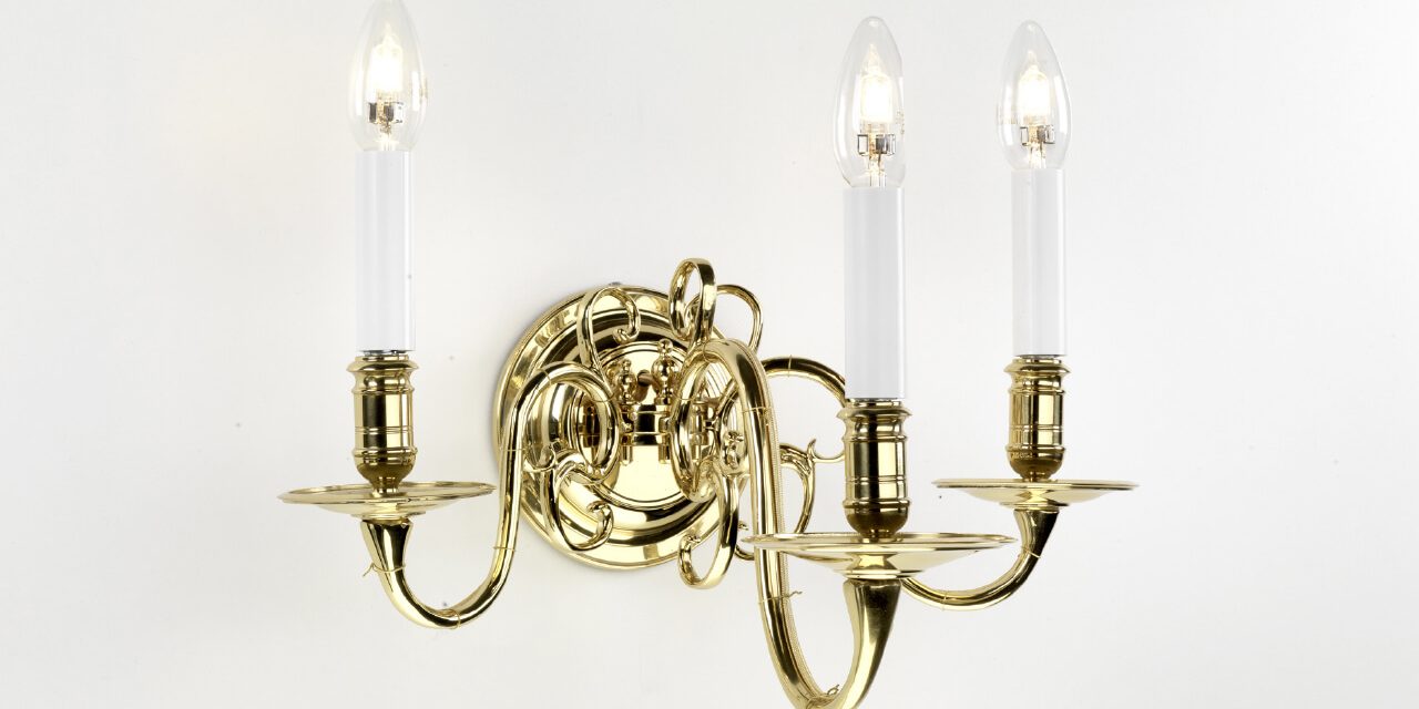 9_10_03-__flamischer_barockwandleuchter_3_arme_h_ca.19_cm_b_ca._40_cm._a_ca._31_cm_messingguss_hochglanz_poliert