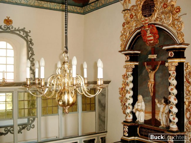 9_12_08_-flamischer_barockleuchter_8_arme_in_einem_kranz_d_=_ca._78_cm_h_=_ca._54_cm._messingguss_hochglanz_poliert